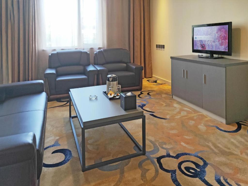 Chonpines Hotels- Shijiazhuang Fangbei Ershilipu  Exterior photo